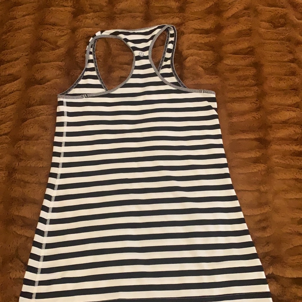 Lululemon black and white tank top - Picture 2 of 2